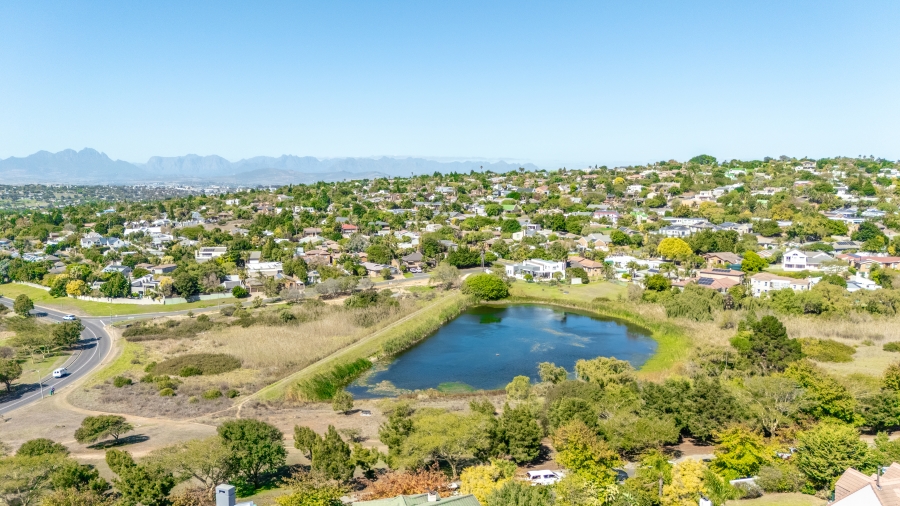 7 Bedroom Property for Sale in Welgedacht Western Cape
